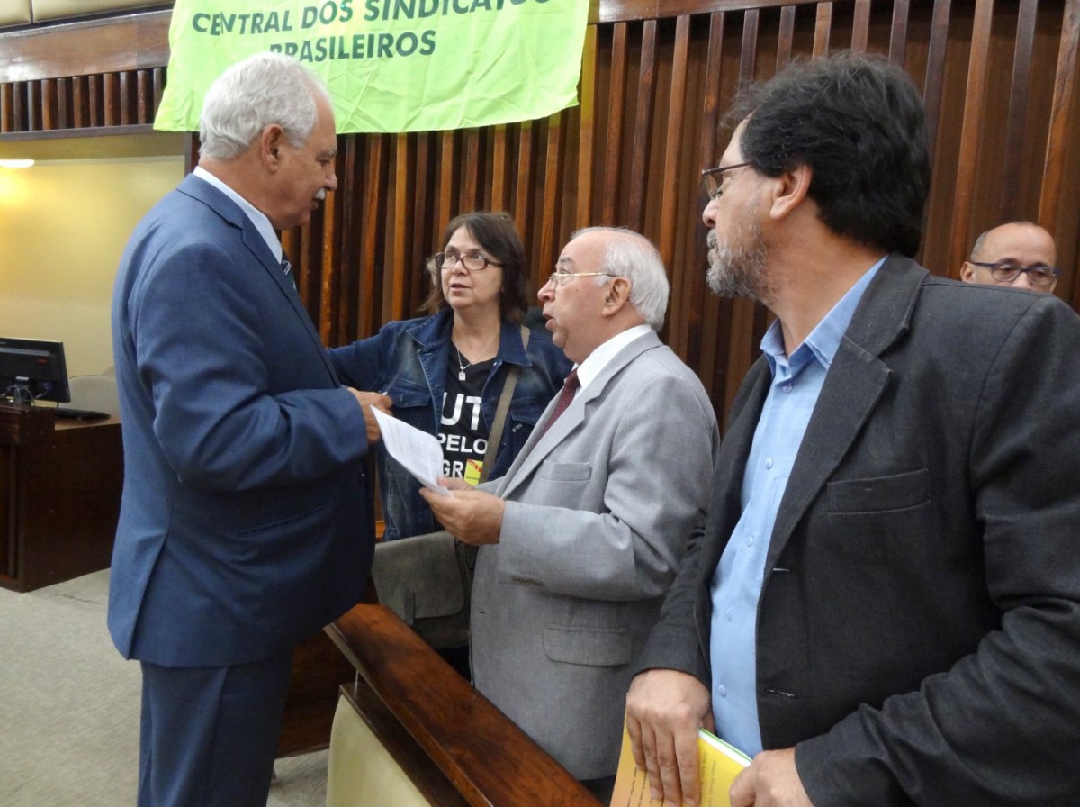 Deputados aprovam alterações no IPE-Saúde.