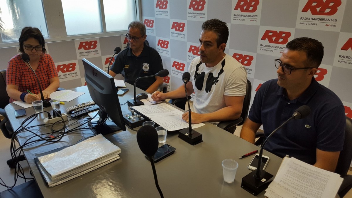 Escute aqui o Programa Boca no Trombone