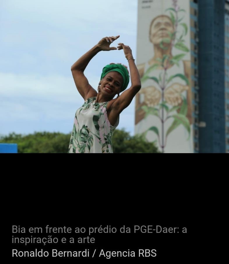 Conheça a mulher grafitada no edifício da PGE-Daer