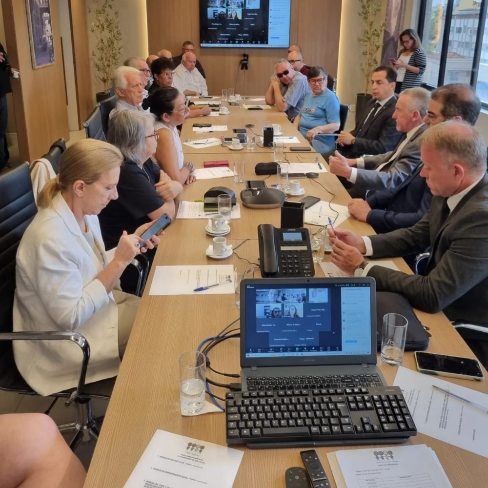 União Gaúcha reforça apoio ao IPE Saúde em reunião com lideranças na sede da AMP RS