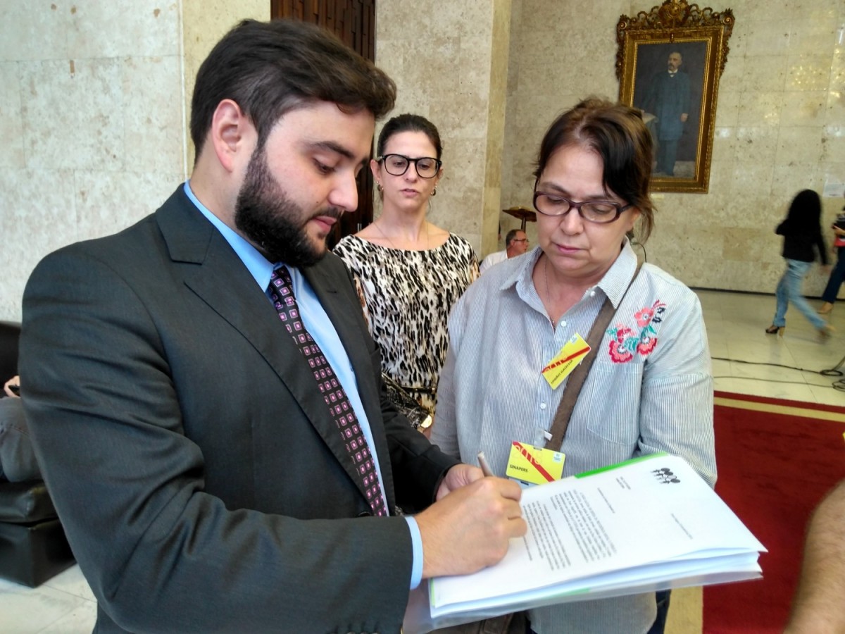 Trabalho realizado pelo Sinapers garantiu o princípio da isonomia e preservou o direito à paridade para aposentados e pensionistas.