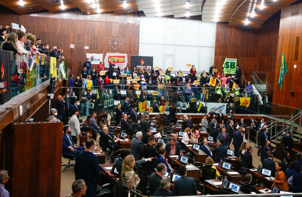 Pressão dos servidores impede a votação do PLC 48/22 na Assembleia Legislativa