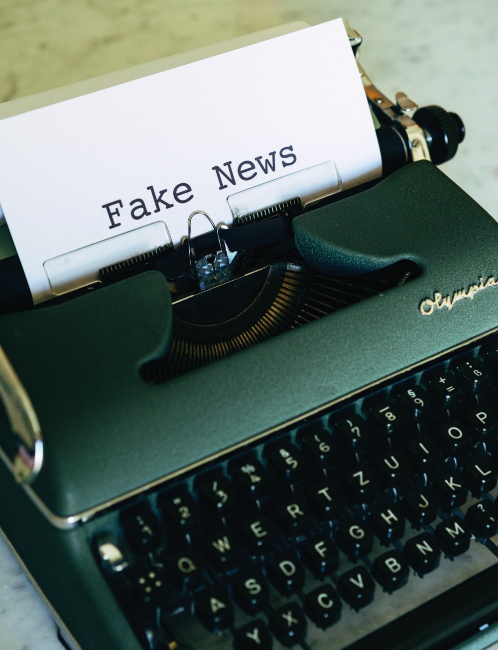 Não passe vergonha nos grupos - Aprenda a identificar boatos nas redes 